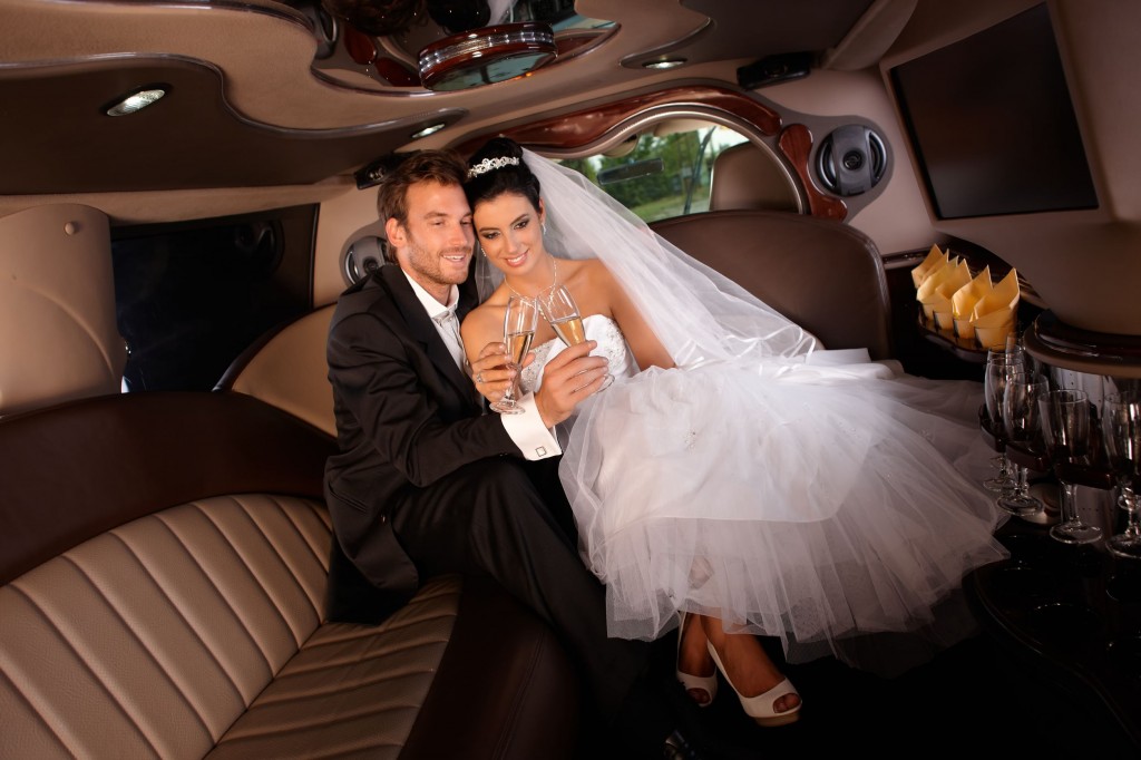 Make Your Wedding A Talk Of The Town With A Special Limousine Stretch 